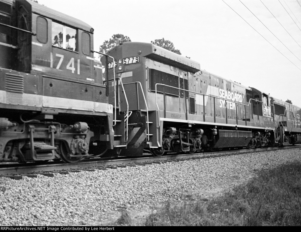 SBD 5779 on a ferry move